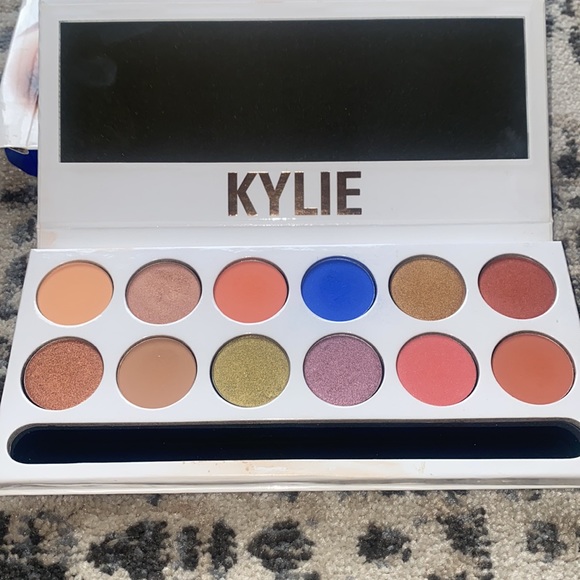 Kylie Cosmetic “Royal Peach Palette” - Picture 4 of 6